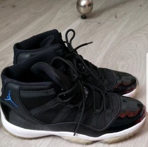 kids Jordan retro 11 size 7